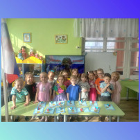Воспитанники изготовили открытки для солдат СВО Воспитанники изготовили открытки для солдат СВО.